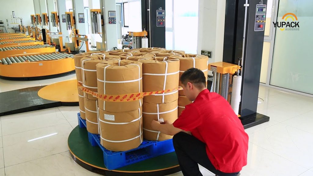 Pallet wrapping machine