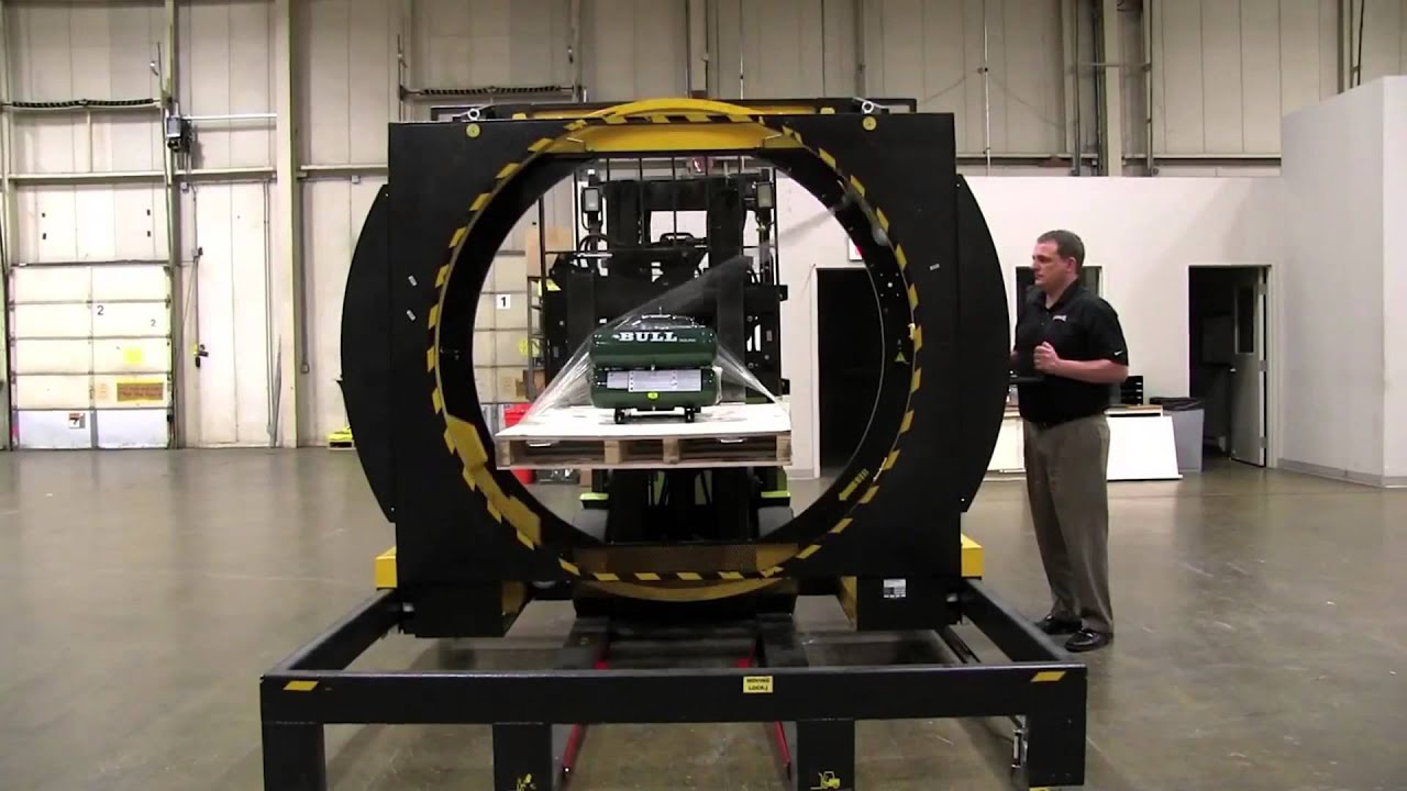 Pallet wrapping machine