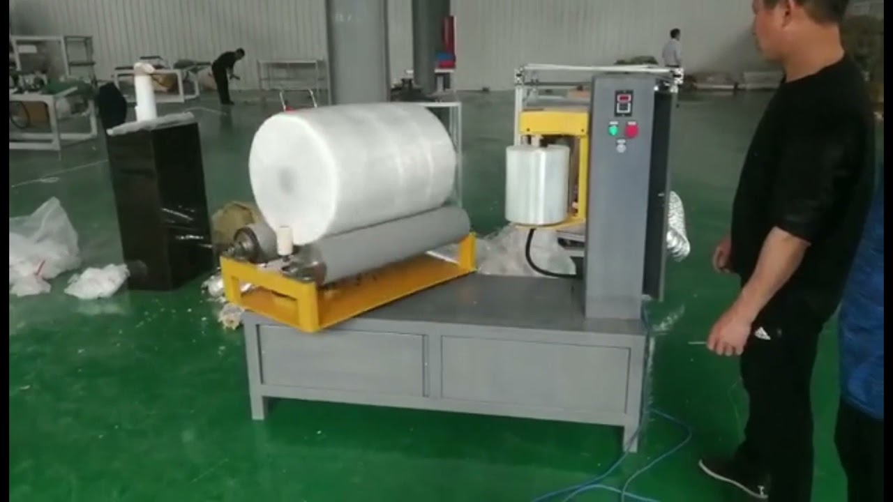 Pallet wrapping machine