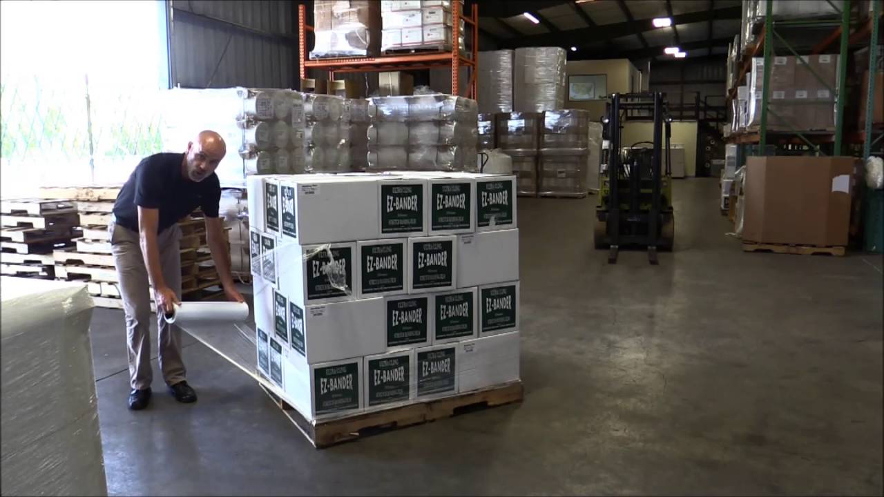 Pallet wrapping machine
