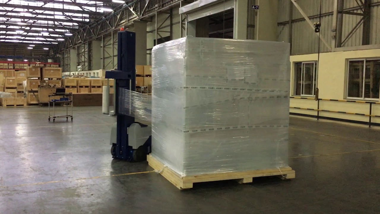 Pallet wrapping machine
