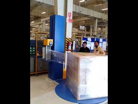 Pallet wrapping machine