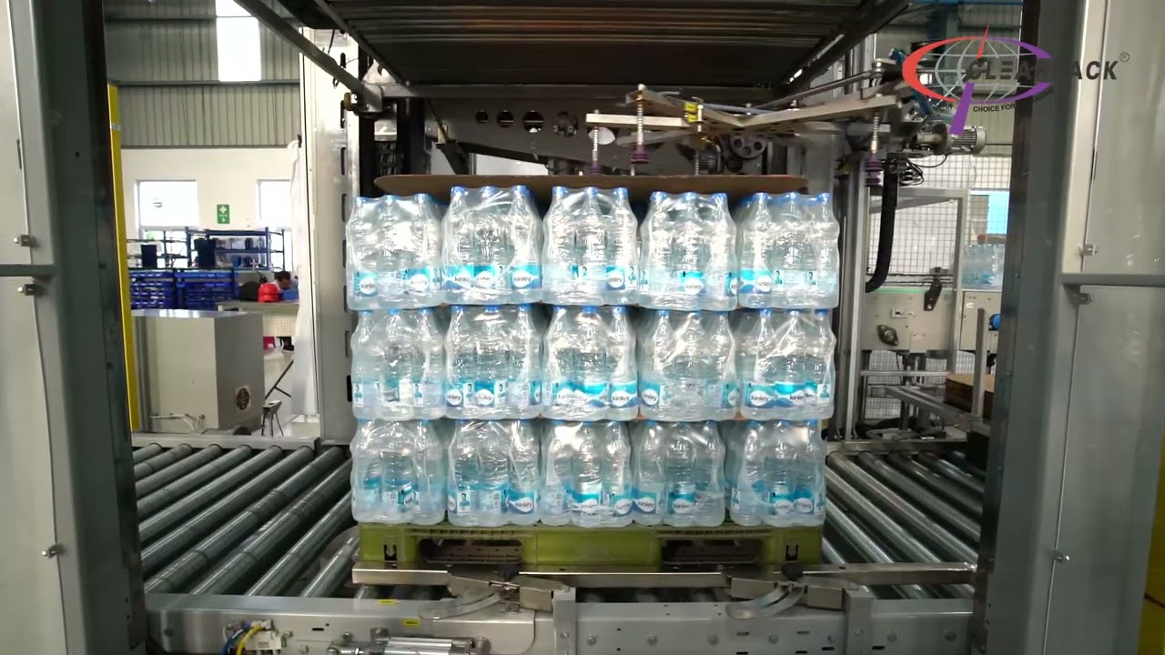 Pallet wrapping machine