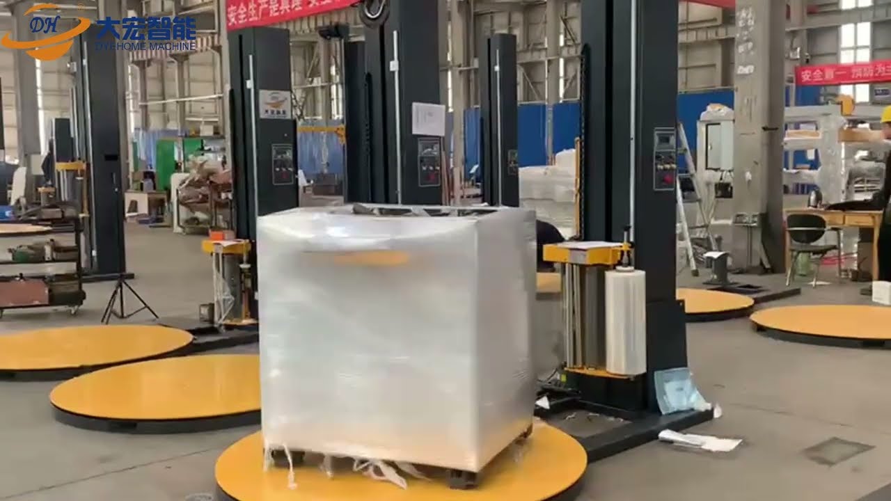 Pallet wrapping machine
