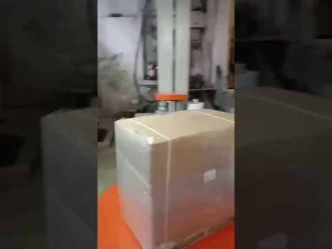 Pallet wrapping machine