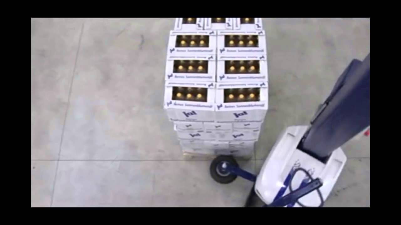 Pallet wrapping machine