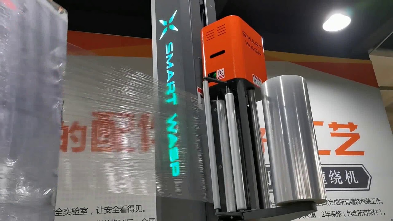 Pallet wrapping machine