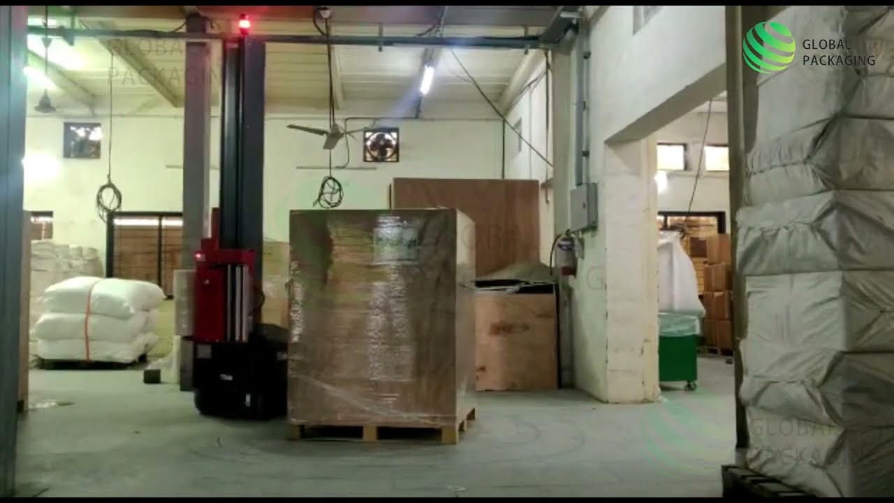 Pallet wrapping machine