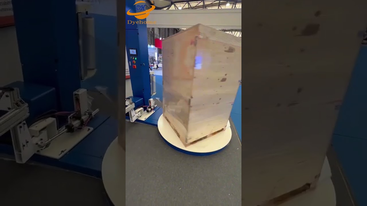 Pallet wrapping machine