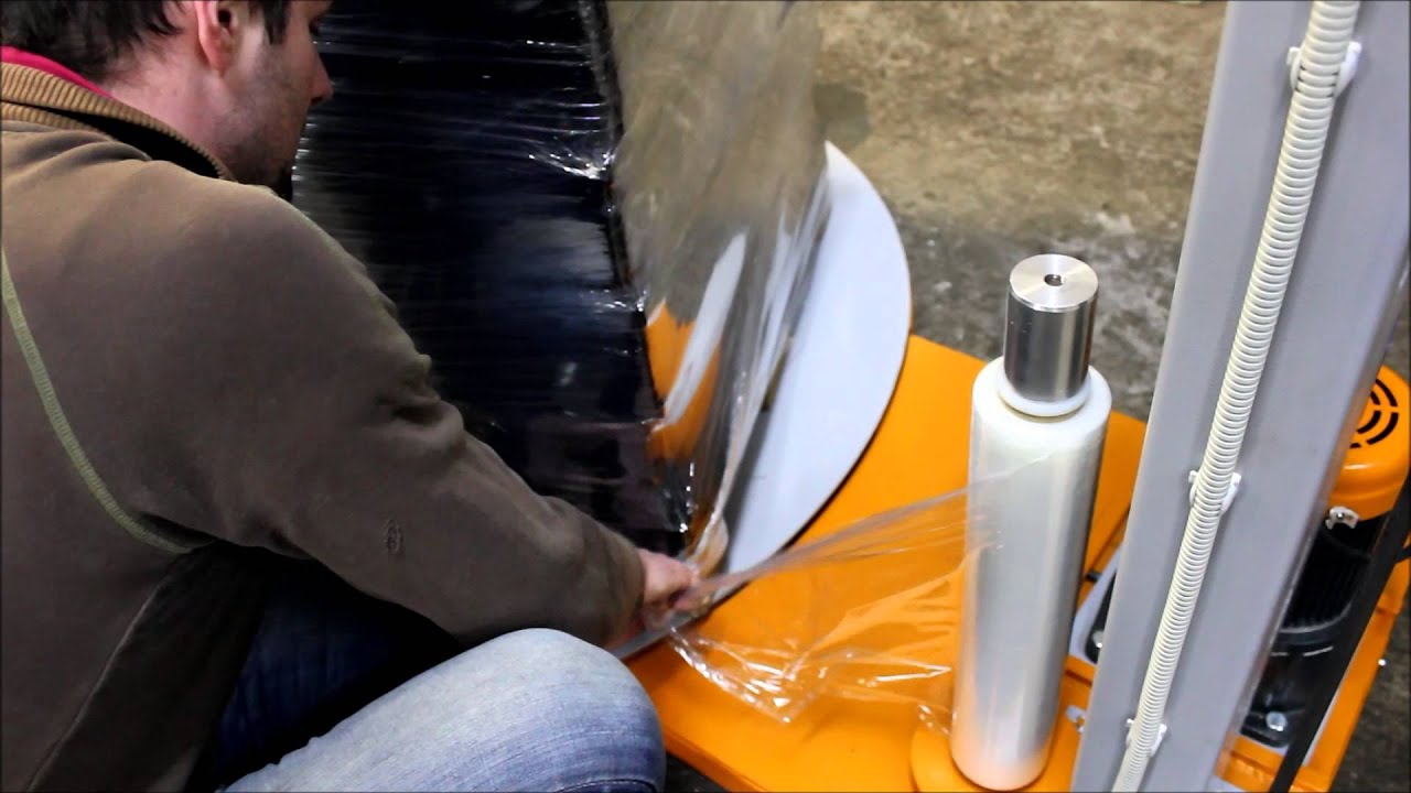 Pallet wrapping machine