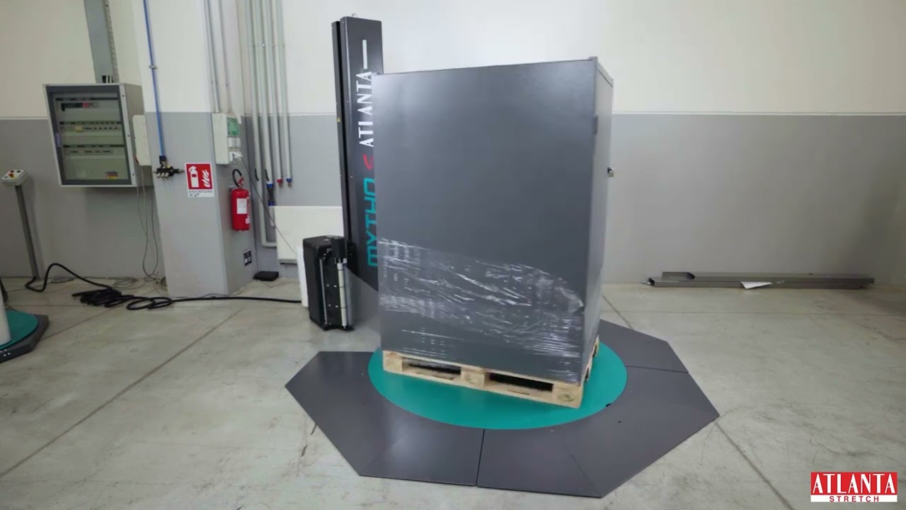 Pallet wrapping machine
