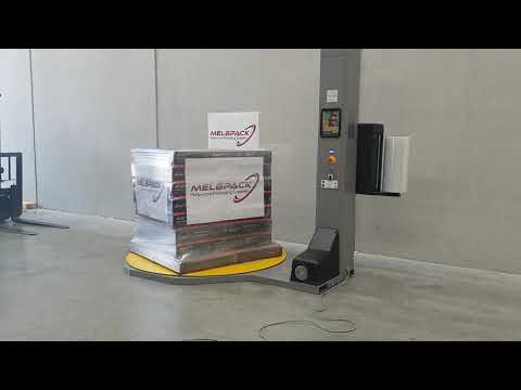 Pallet wrapping machine