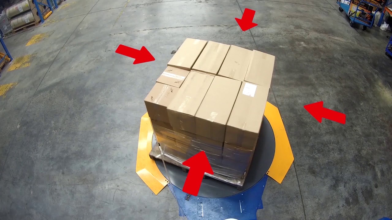 Pallet wrapping machine