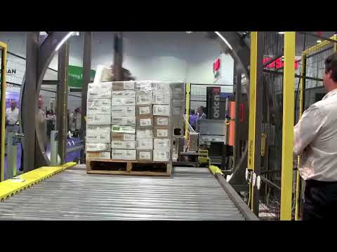Pallet wrapping machine