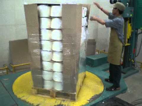 Pallet wrapping machine
