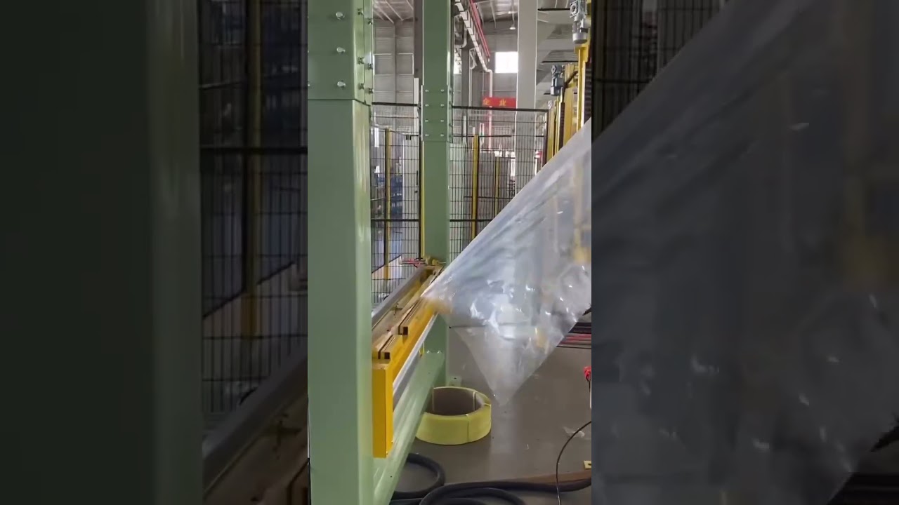 Pallet wrapping machine