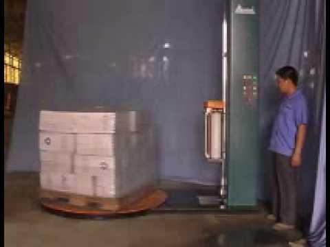 Pallet wrapping machine