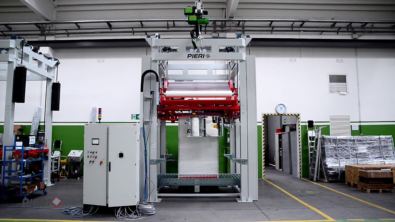 Pallet wrapping machine