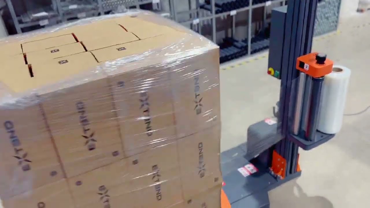 Pallet wrapping machine