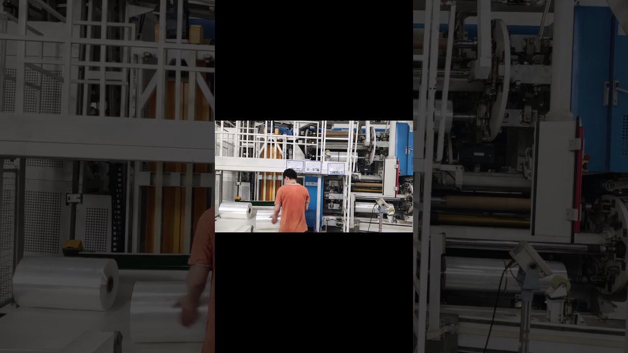 Pallet wrapping machine
