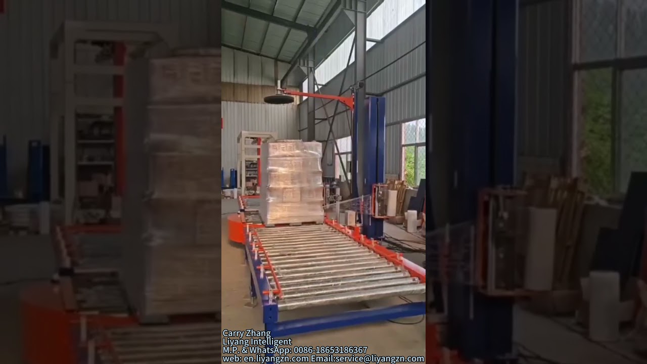 Pallet wrapping machine